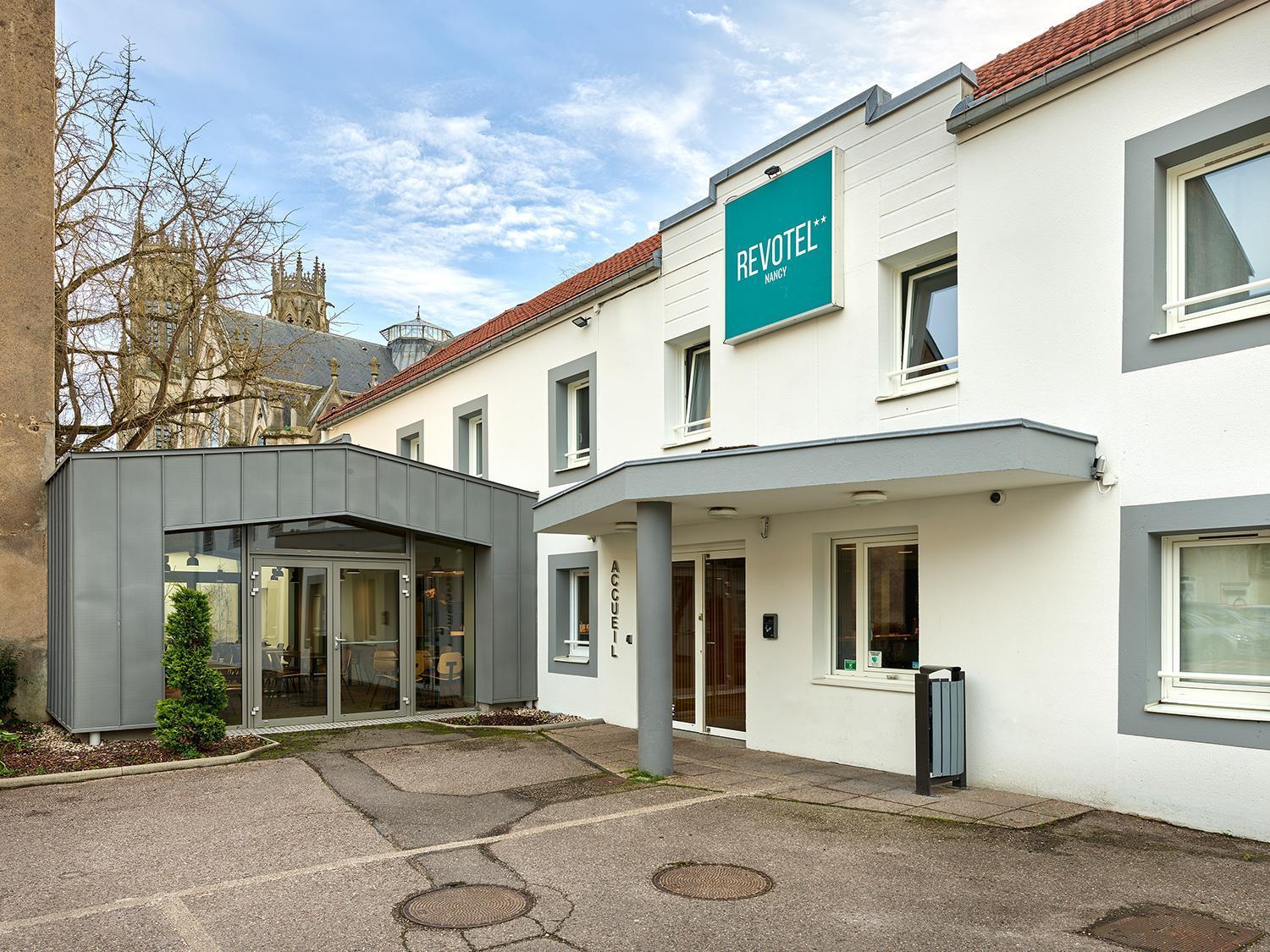 Revotel Centre Gare Et Congres Hotel 2*